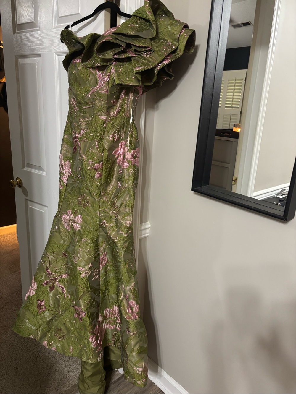 Elegant One-Shoulder Floral Jacquard Evening Gown in Olive Green and Pink